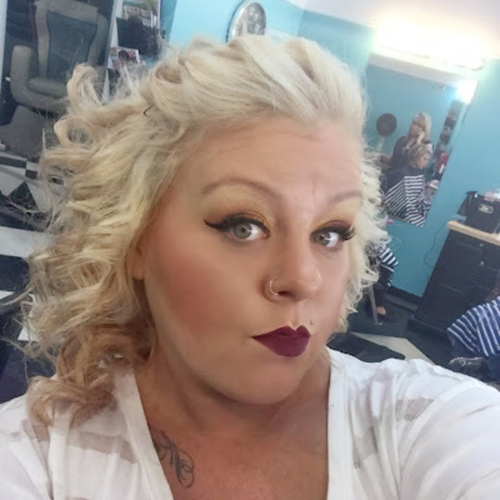 Meet your Posher, Lacey